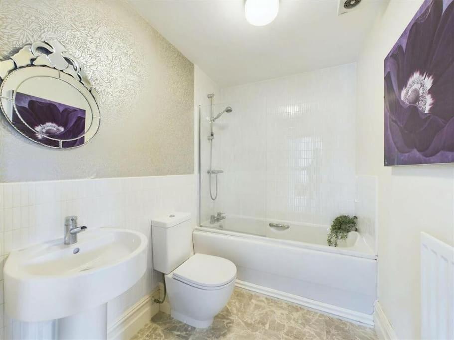 Upmarket Apartment In Ormskirk Exterior photo