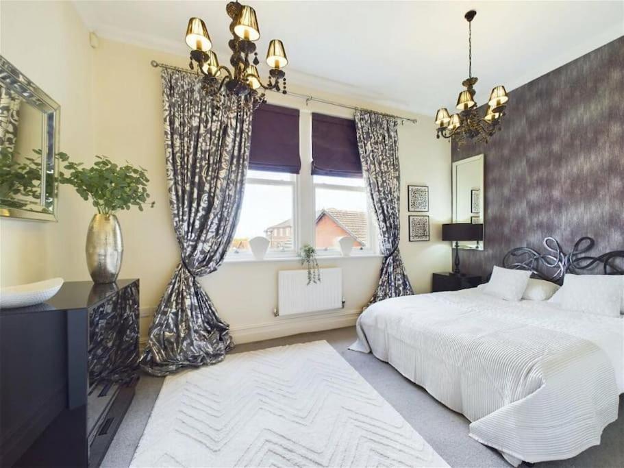 Upmarket Apartment In Ormskirk Exterior photo